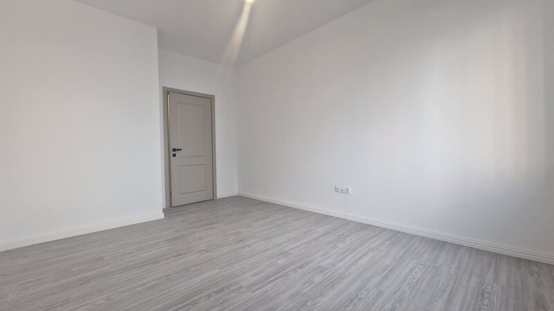 Metrou Pacii, 2 camere cu gradina de 150 mp, comision 0%