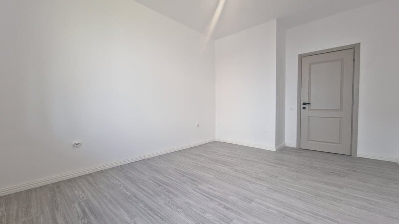 Metrou Pacii, 2 camere cu gradina de 150 mp, comision 0%