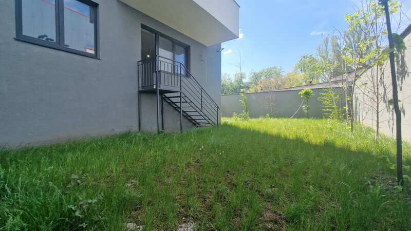Metrou Pacii, 2 camere cu gradina de 150 mp, comision 0%